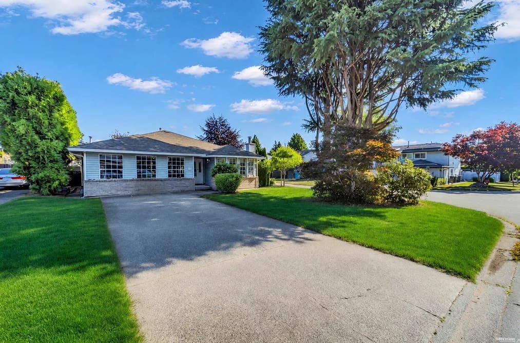 15447 92A AVENUE, Surrey, BC — Residential for Sale - Photo 2