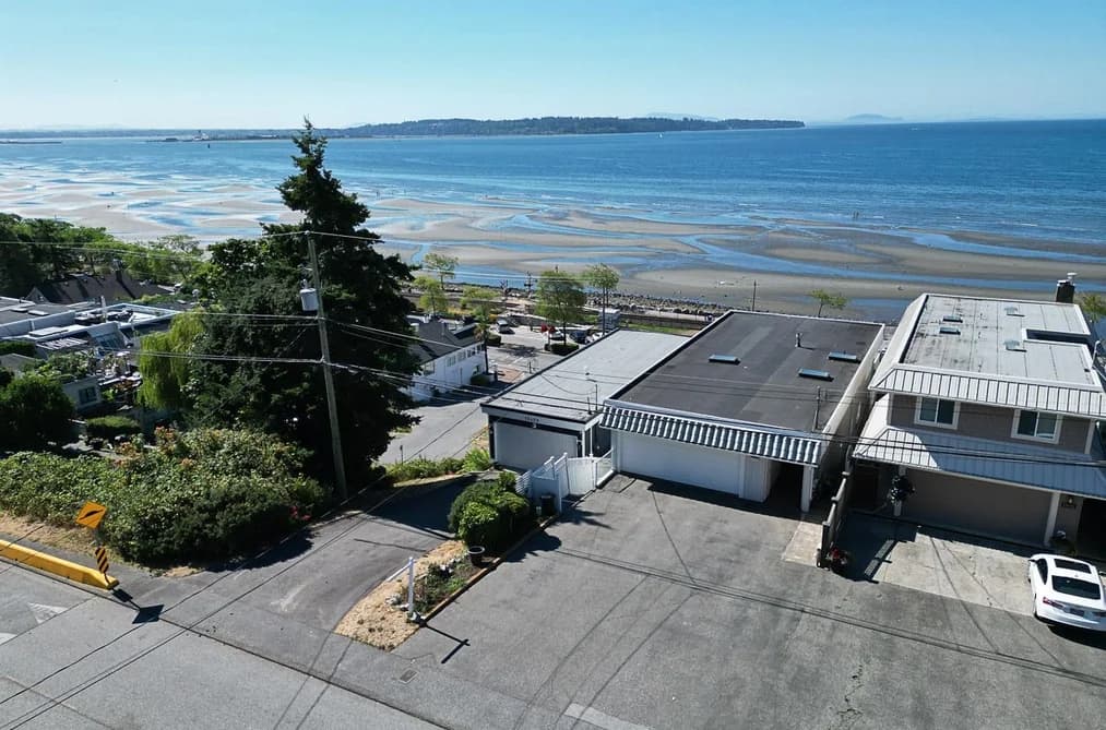 15452 VICTORIA AVENUE, White Rock, BC — Residential for Sale - Main Photo