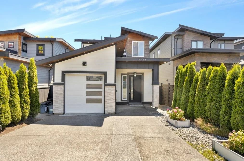 15456 RUSSELL AVENUE, White Rock, BC — Residential for Sale - Main Photo