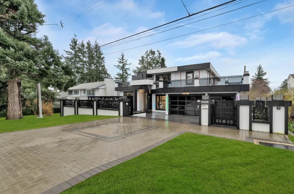 House for sale at 15460 Semiahmoo Avenue White Rock British Columbia - MLS: R3114851