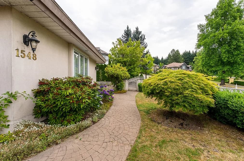 1548 PARKWAY BOULEVARD, Coquitlam, BC — Residential for Sale - Photo 2