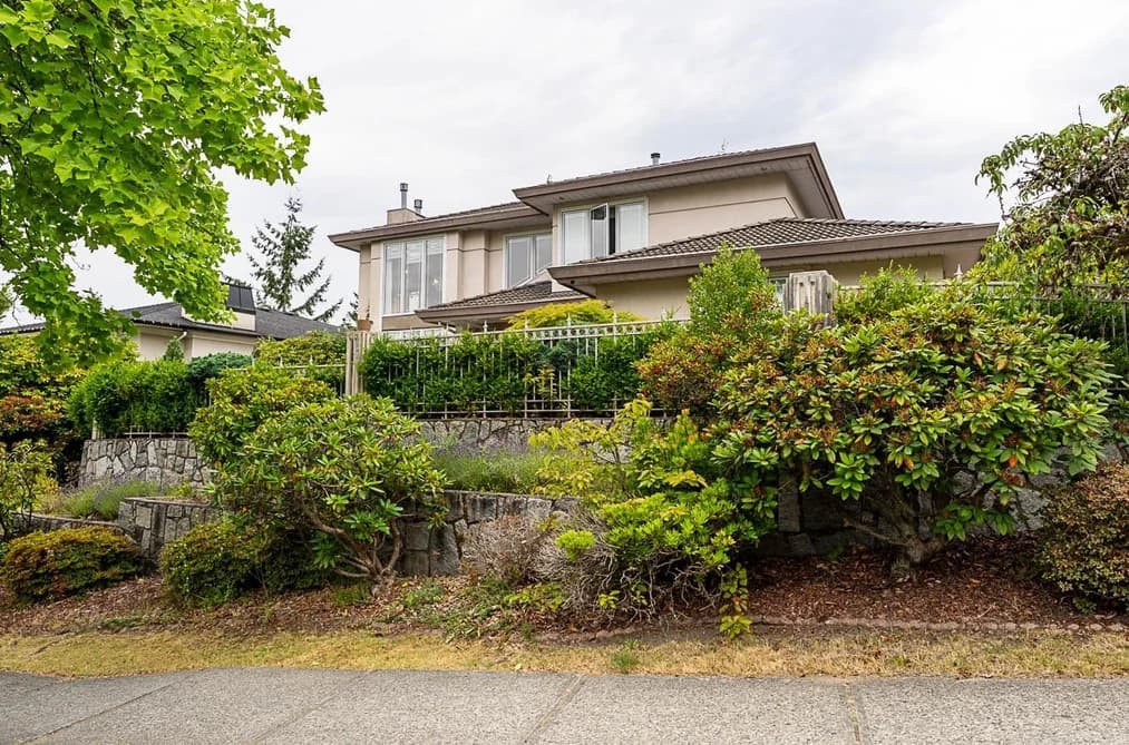 1548 PARKWAY BOULEVARD, Coquitlam, BC — Residential for Sale - Photo 2