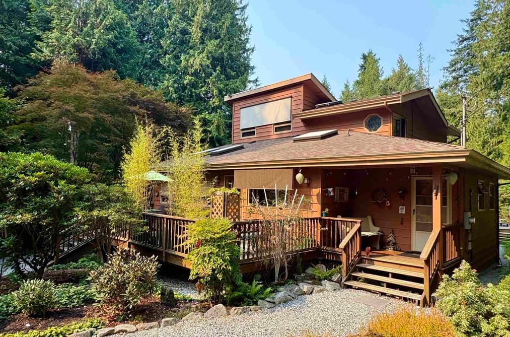 1549 PARK AVENUE, Roberts Creek, BC — Residential for Sale - Main Photo