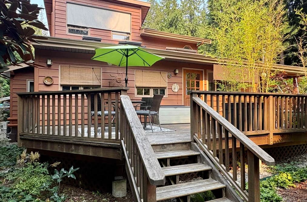 1549 PARK AVENUE, Roberts Creek, BC — Residential for Sale - Photo 2