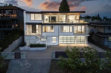 House for sale at 15493 Royal Avenue White Rock British Columbia - MLS: R3098311