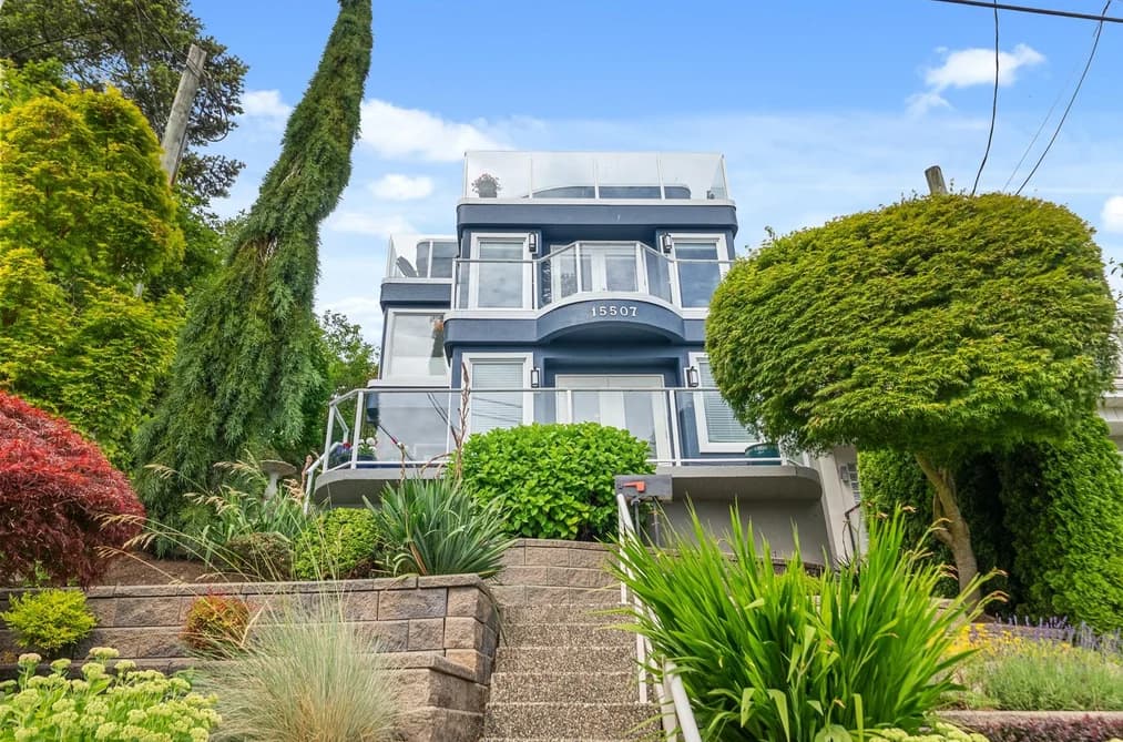 15507 COLUMBIA AVENUE, White Rock, BC — Residential for Sale - Main Photo