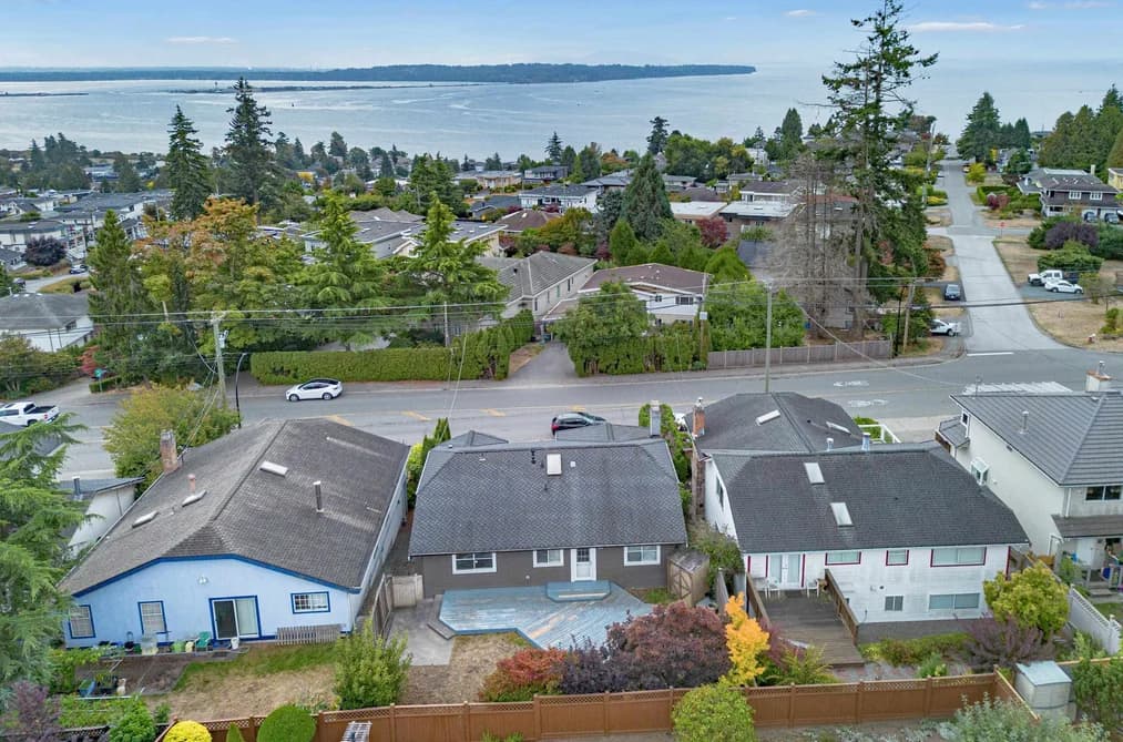 15555 BUENA VISTA AVENUE, White Rock, BC — Residential for Sale - Main Photo