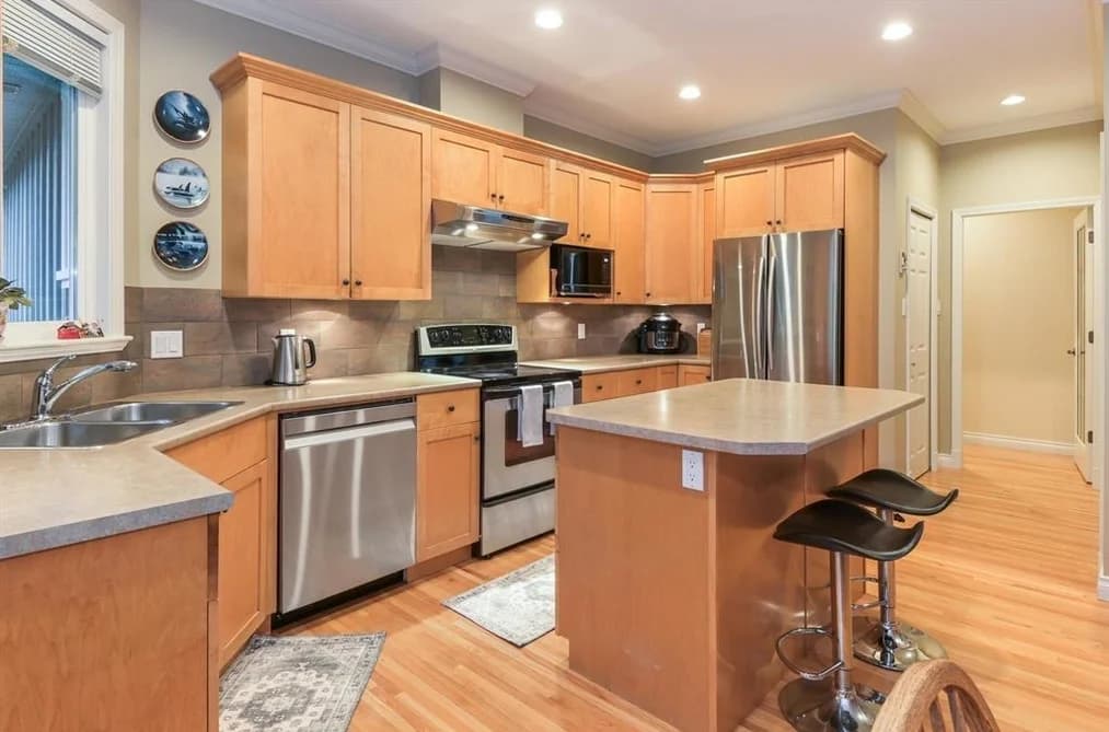15560 36B AVENUE, Surrey, BC — Residential for Sale - Photo 2