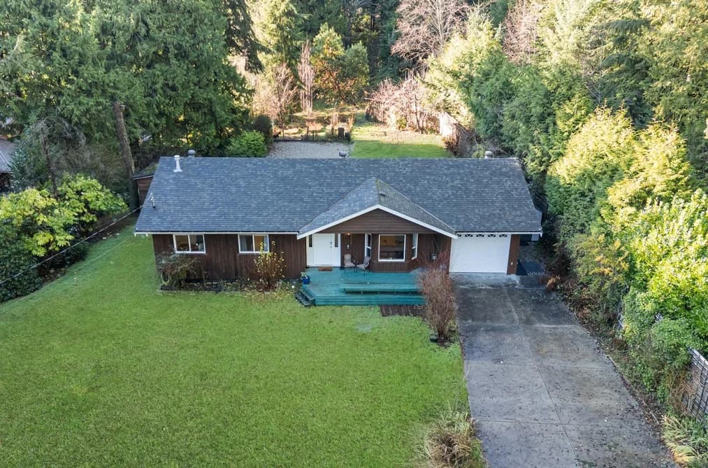 1559 PARK AVENUE, Roberts Creek, BC — Residential for Sale - Photo 2