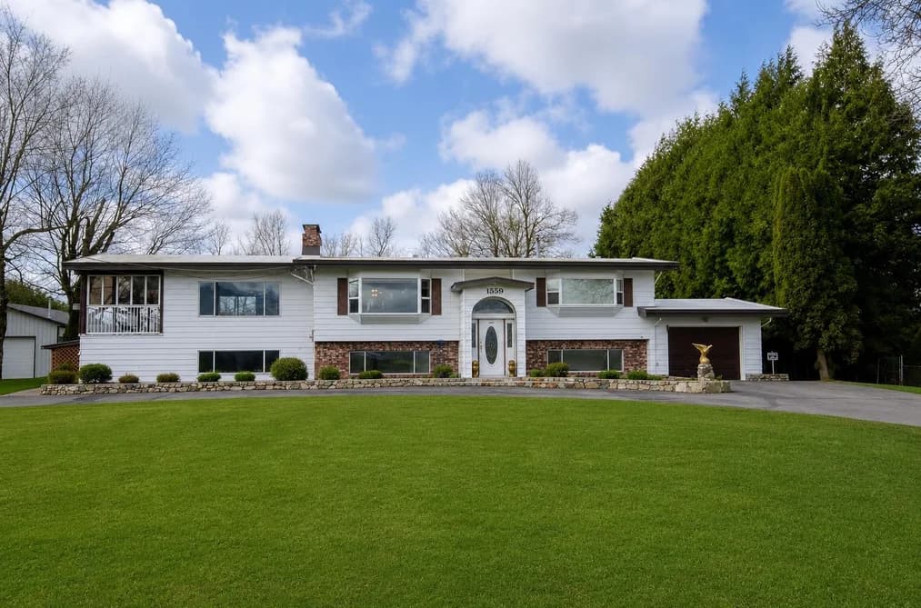1559 WHATCOM ROAD, Abbotsford, BC — Residential for Sale - Main Photo
