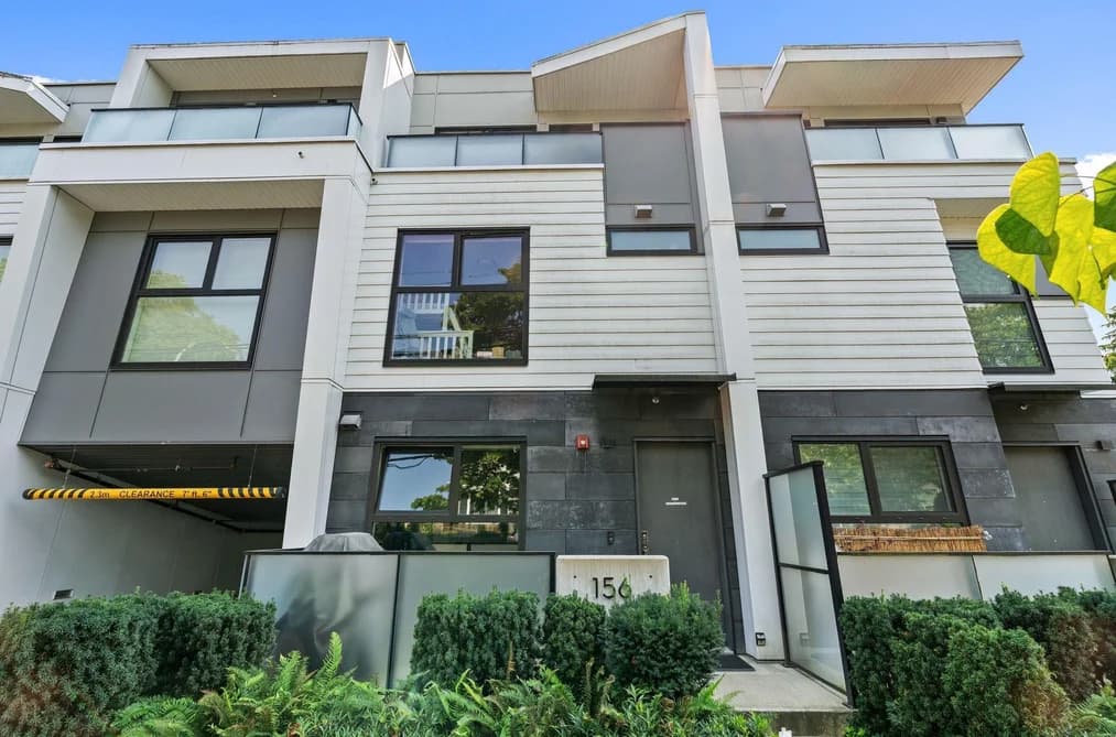156 W WOODSTOCK AVENUE, Vancouver, BC — Residential for Sale - Photo 2