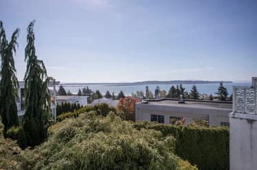 House for sale at 15662 Semiahmoo Avenue White Rock British Columbia - MLS: R3140942