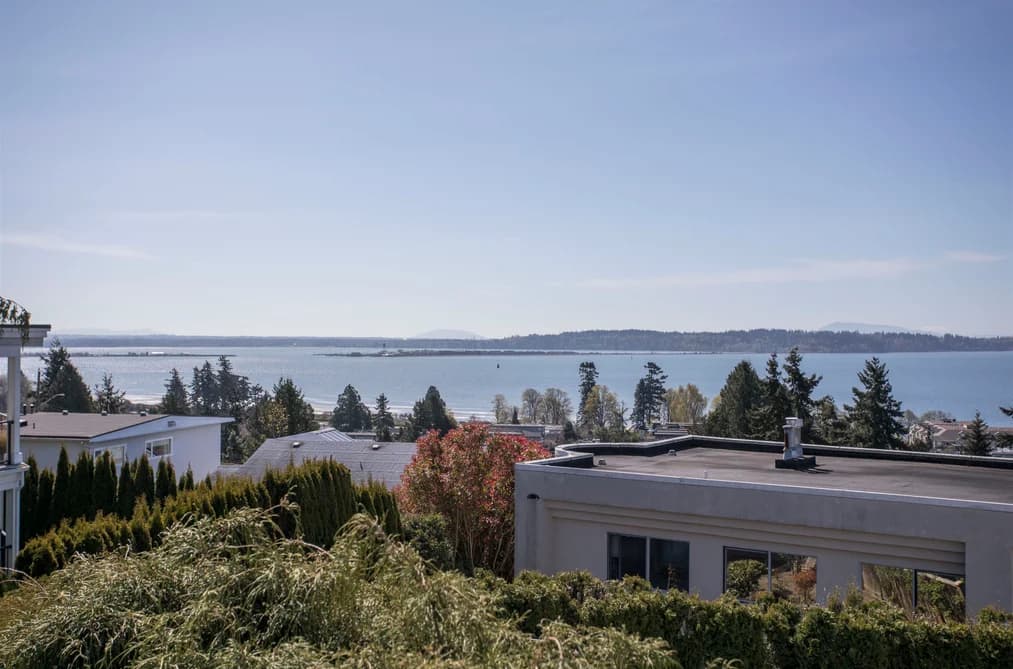 15662 SEMIAHMOO AVENUE, White Rock, BC — Residential for Sale - Photo 2