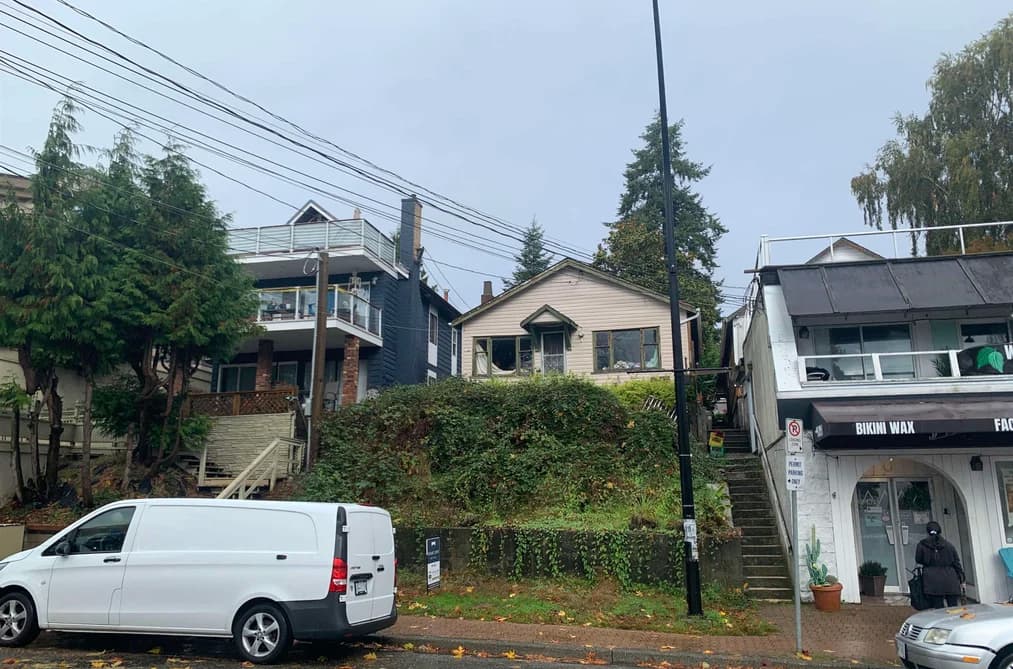 15671 MARINE DRIVE, White Rock, BC — Residential for Sale - Main Photo