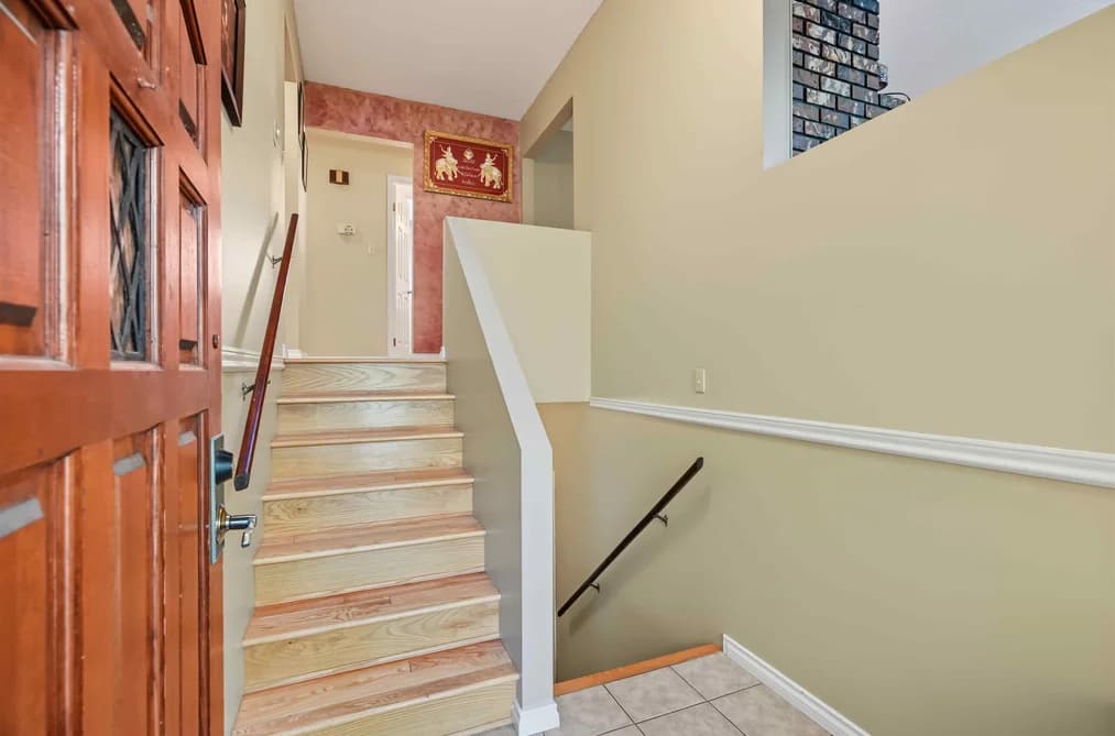 15676 97A Avenue, Surrey, BC - MLS: R3164614 - Photo 2 15676 97A Avenue, Surrey, BC - MLS: R3164614 - Photo 2