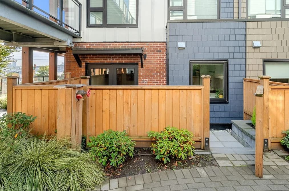 157 555 E 2ND STREET, North Vancouver, BC — Residential for Sale - Main Photo