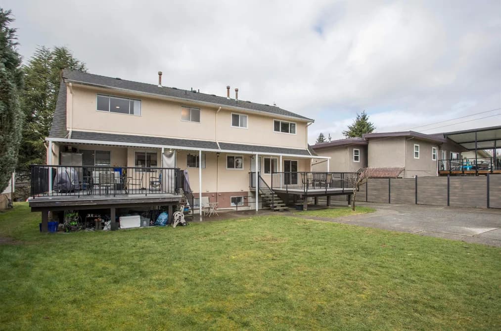 1570 1572 GILES PLACE, Burnaby, BC — Residential Income for Sale - Photo 2