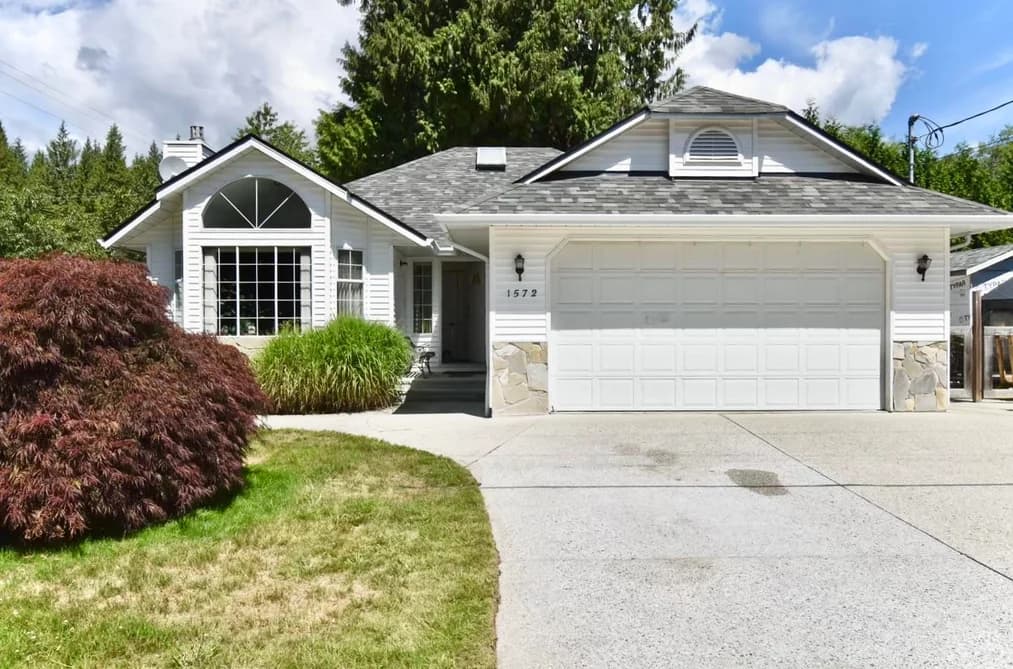 1572 LARCHBERRY WAY, Gibsons, BC — Residential for Sale - Main Photo