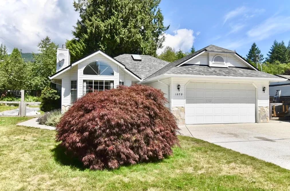 1572 LARCHBERRY WAY, Gibsons, BC — Residential for Sale - Photo 2