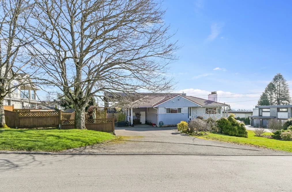 House for sale at 15761 Cliff Avenue White Rock British Columbia - MLS: R3094248