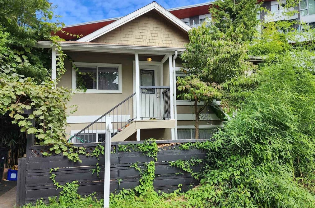 1577 E 26TH AVENUE, Vancouver, BC — Residential for Sale - Main Photo