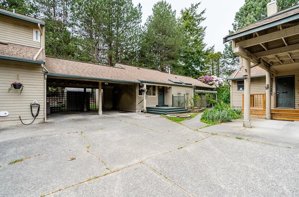 15784 MCBETH ROAD, Surrey, BC — Residential for Sale - Photo 2