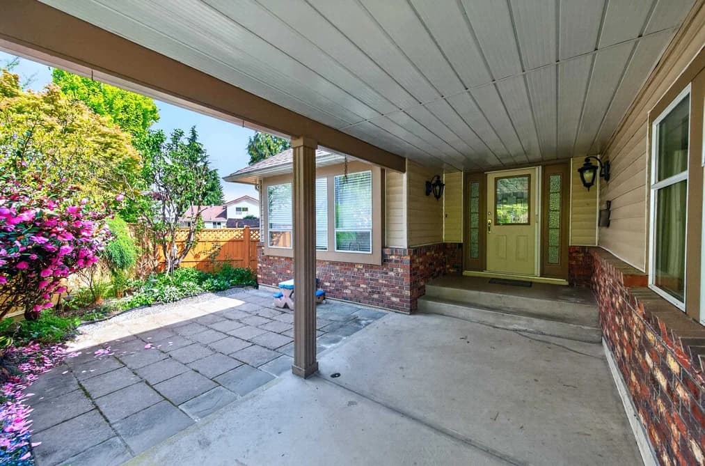 15789 98A AVENUE, Surrey, BC — Residential for Sale - Photo 2