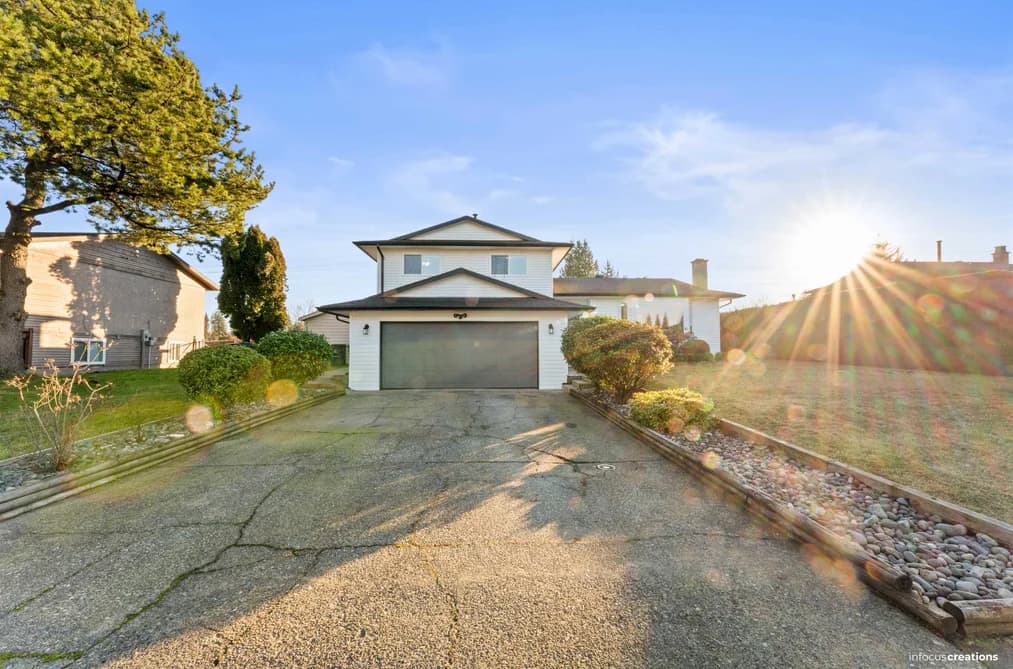 15796 95A AVENUE, Surrey, BC — Residential for Sale - Main Photo