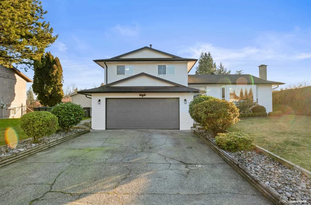 15796 95A AVENUE, Surrey, BC — Residential for Sale - Photo 2