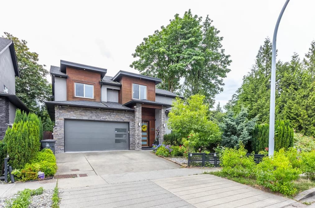15836 105A AVENUE, Surrey, BC — Residential for Sale - Photo 2
