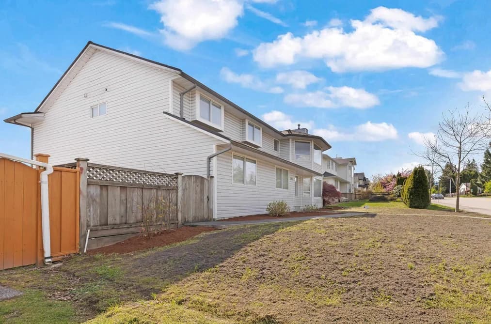 15852 100 AVENUE, Surrey, BC — Residential for Sale - Photo 2