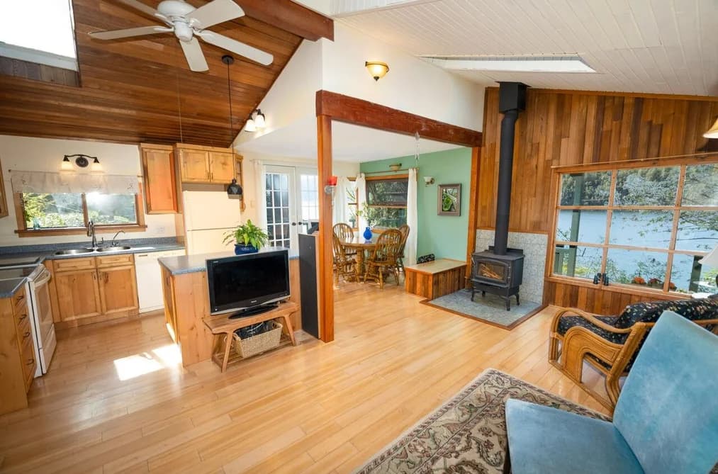 1587 MOUNT GARDNER ROAD, Bowen Island, BC — Residential for Sale - Photo 2