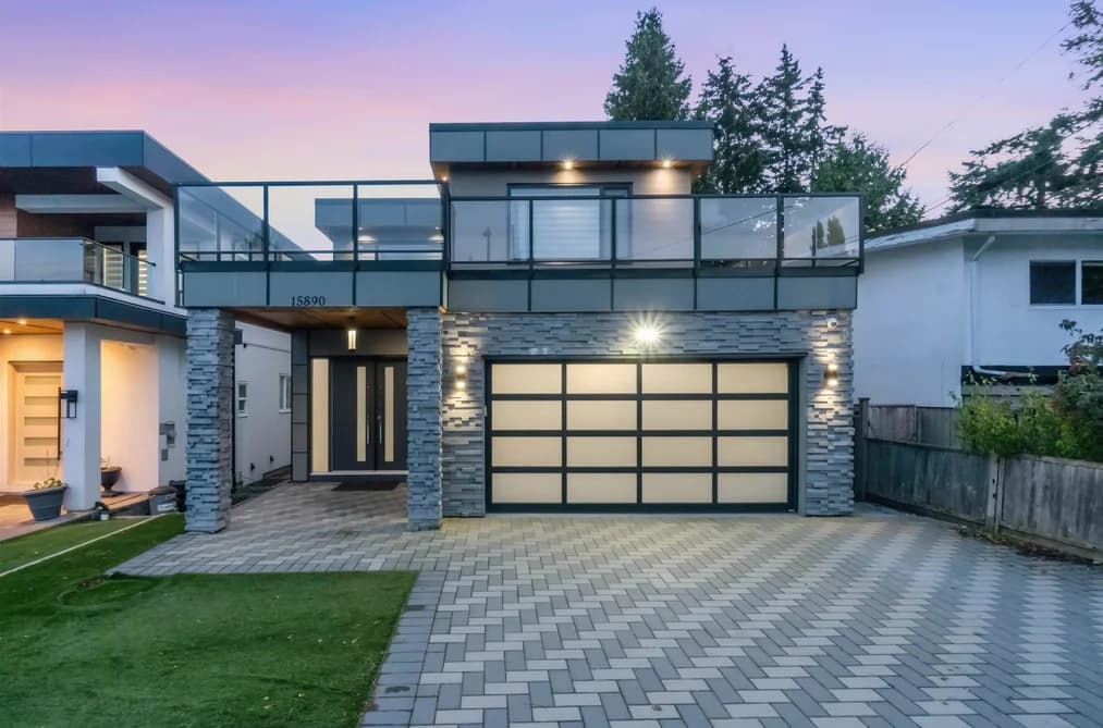 15890 RUSSELL AVENUE, White Rock, BC — Residential for Sale - Main Photo