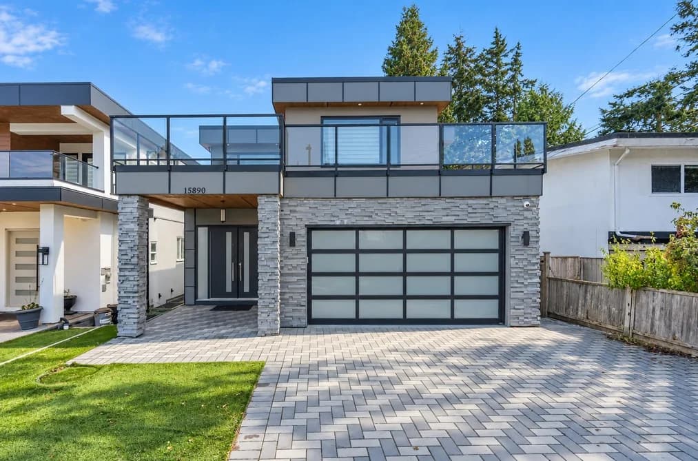 15890 RUSSELL AVENUE, White Rock, BC — Residential for Sale - Photo 2