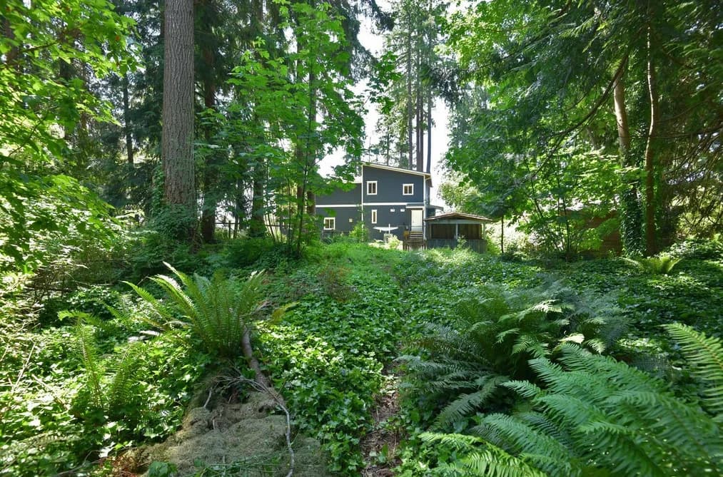 1590 OCEAN BEACH ESPLANADE, Gibsons, BC — Residential for Sale - Photo 2