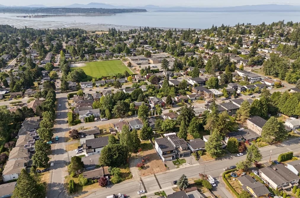 15918 RUSSELL AVENUE, White Rock, BC — Land for Sale - Photo 2