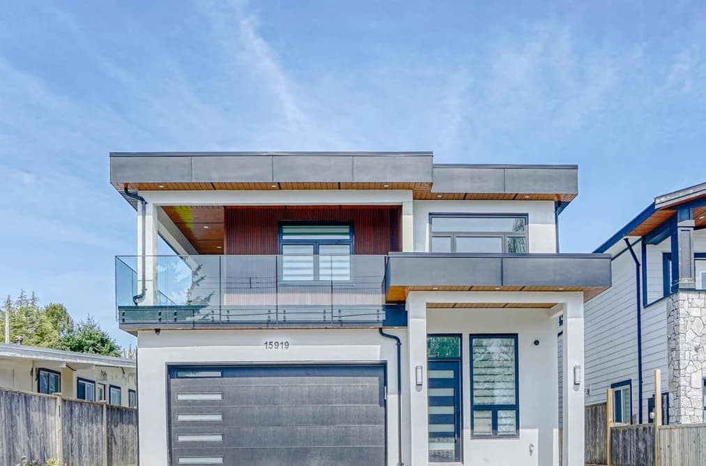 15919 RUSSELL AVENUE, White Rock, BC — Residential for Sale - Photo 2