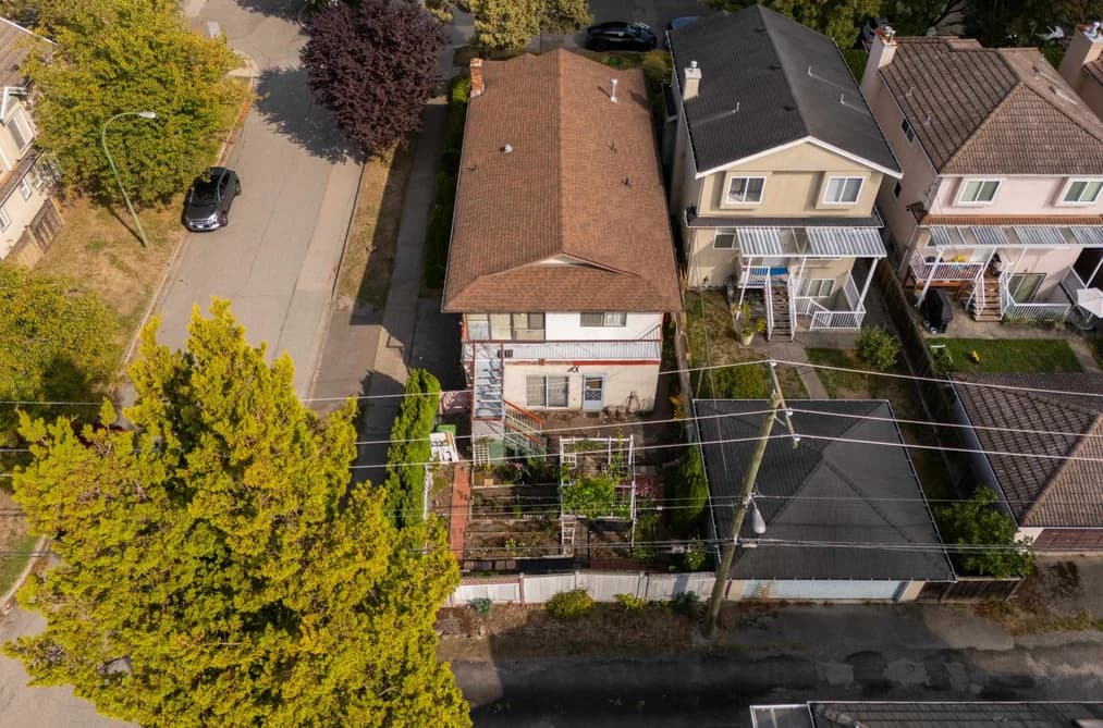 1594 W 68TH AVENUE, Vancouver, BC — Residential for Sale - Photo 2