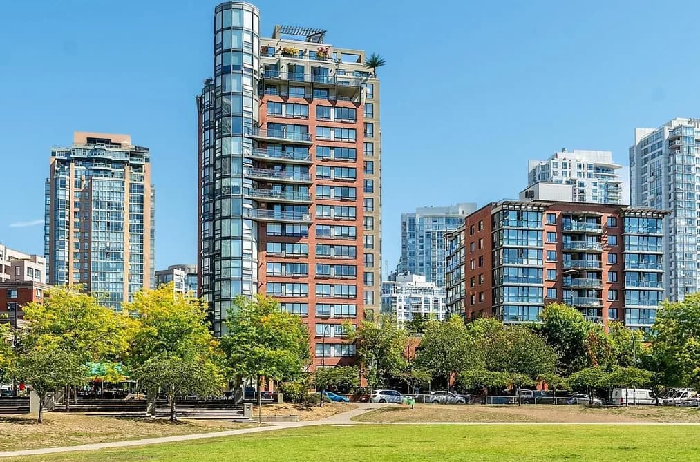 15C 199 DRAKE STREET, Vancouver, BC — Residential for Sale - Main Photo