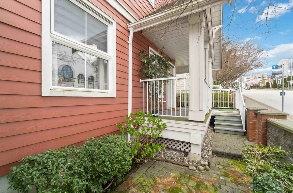 16 188 SIXTH ST STREET, New Westminster, BC — Residential for Sale - Photo 2