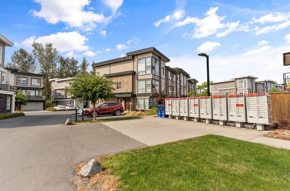 16 8413 MIDTOWN WAY, Chilliwack, BC — Residential for Sale - Photo 2