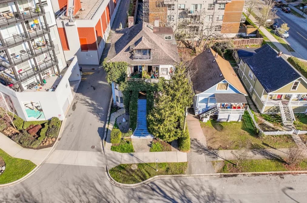 160 164 E 10TH STREET, North Vancouver, BC — Land for Sale - Photo 2