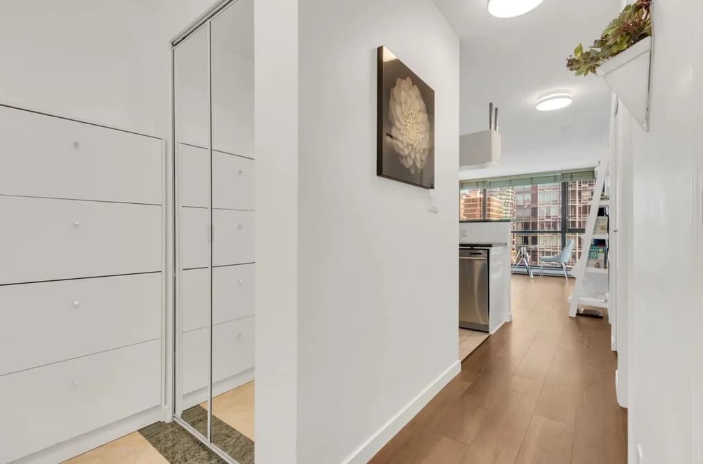 1601 1331 ALBERNI STREET, Vancouver, BC — Residential for Sale - Photo 2