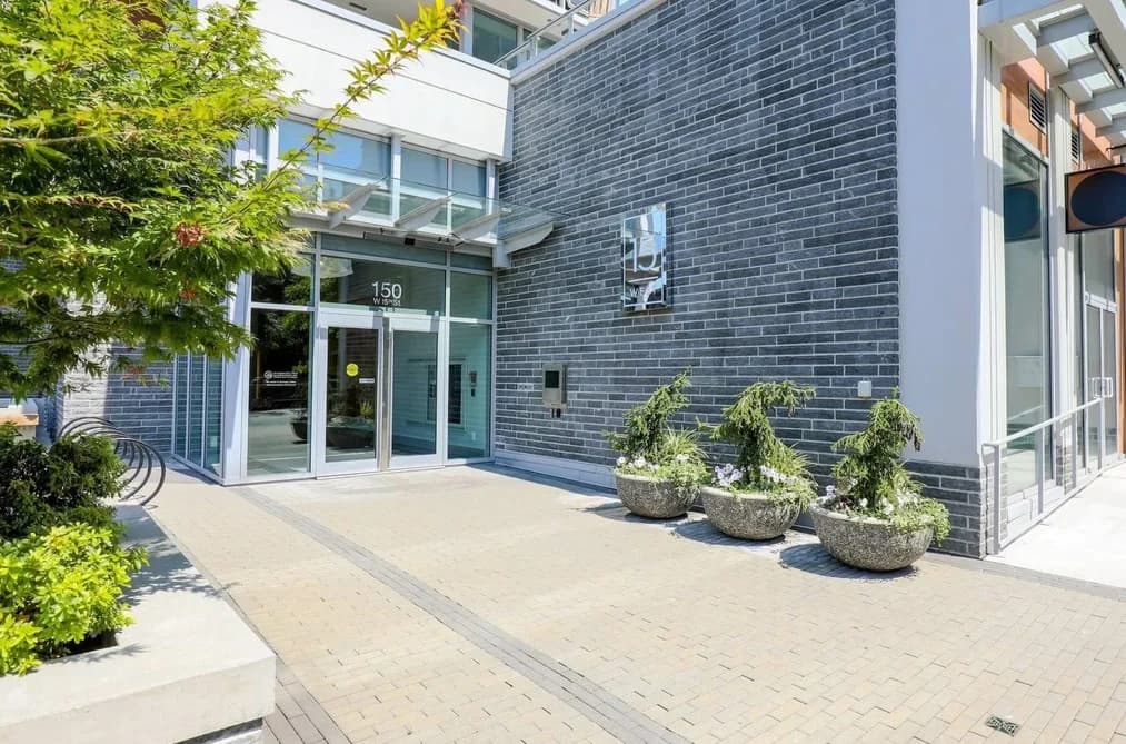 1602 150 W 15TH STREET, North Vancouver, BC — Residential for Sale - Photo 2