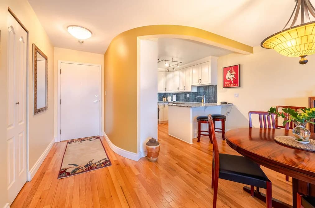 1606 612 FIFTH AVENUE, New Westminster, BC — Residential for Sale - Photo 2
