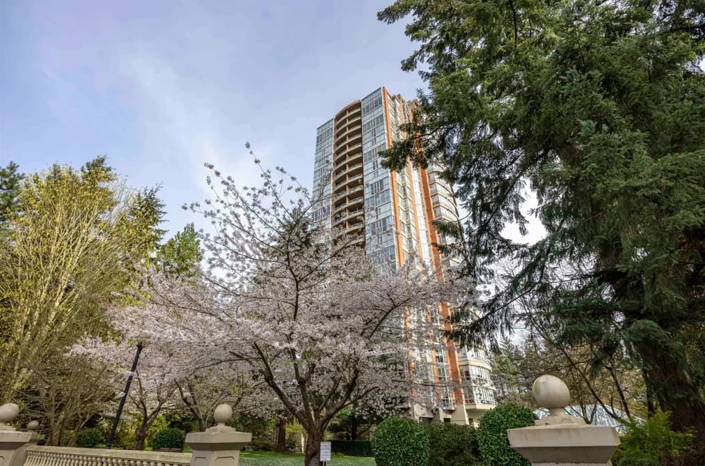 1606 6888 STATION HILL DRIVE, Burnaby, BC — Residential for Sale - Photo 2