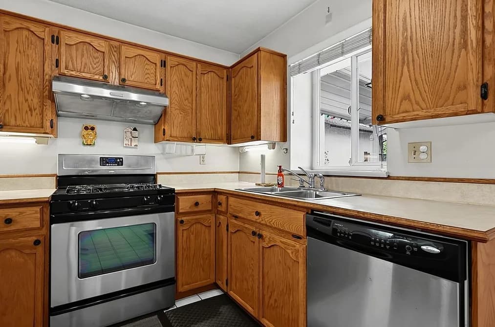 1609 SIXTH AVENUE, New Westminster, BC — Residential for Sale - Photo 2