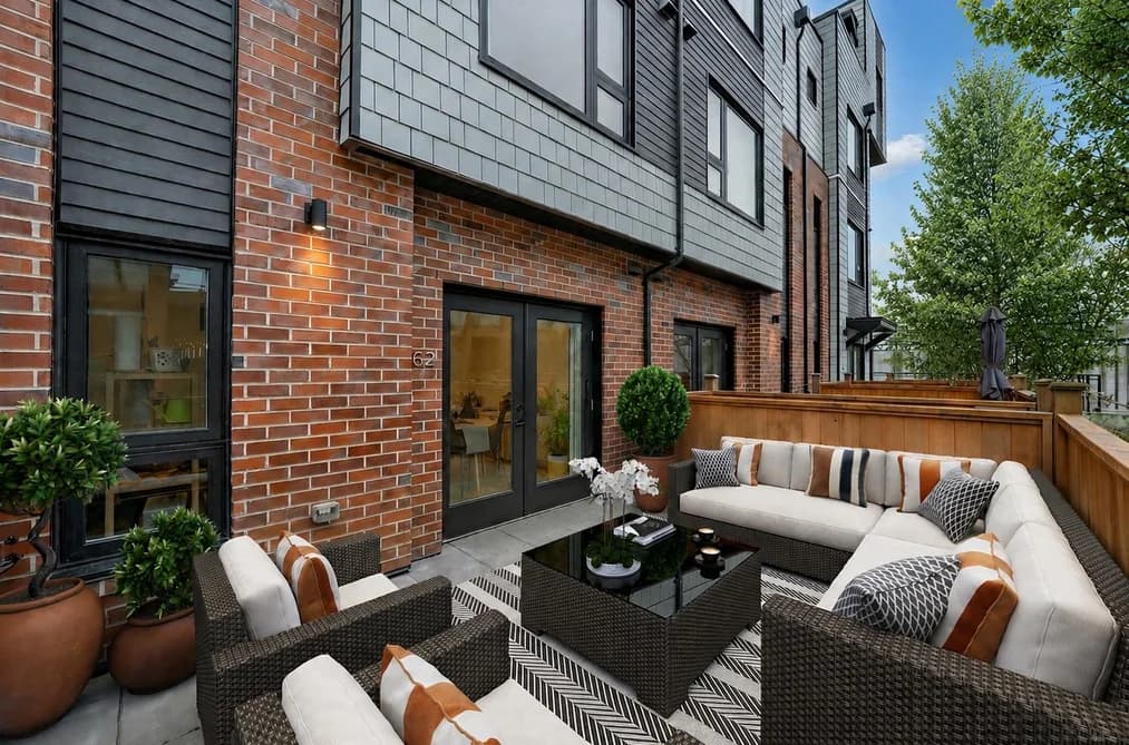 162 565 E 2ND STREET, North Vancouver, BC — Residential for Sale - Main Photo