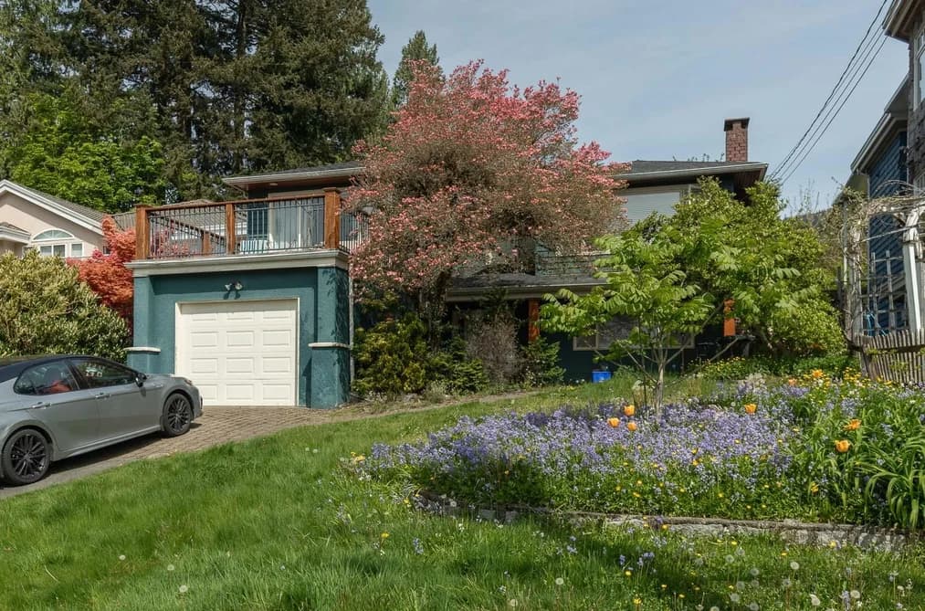 164 E CARISBROOKE ROAD, North Vancouver, BC — Residential for Sale - Main Photo