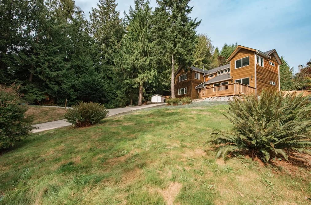 1646 GRANDVIEW ROAD, Gibsons, BC — Residential for Sale - Main Photo